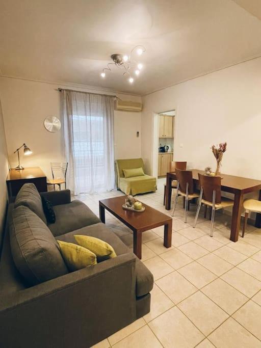 με δωρεάν στάθμευση! Apartment Athens